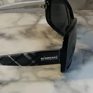 Burberry | Accessories | Burberry Plaid Side 0 Uv Sunglasses  display picture 1